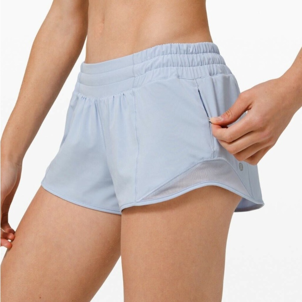 Lululemon hotty hots, size 4, powder blue